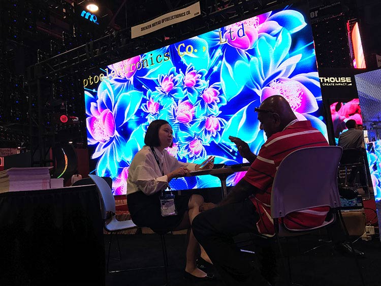 最佳创意LED显示屏亮相infocomm，美亚迪备受关注